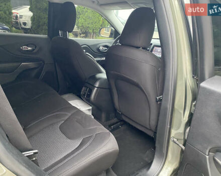 Джип Cherokee, об'ємом двигуна 2.36 л та пробігом 138 тис. км за 15000 $, фото 8 на Automoto.ua