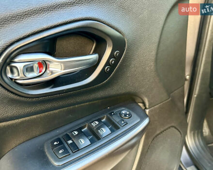 Джип Чероки, объемом двигателя 3.24 л и пробегом 159 тыс. км за 19300 $, фото 17 на Automoto.ua