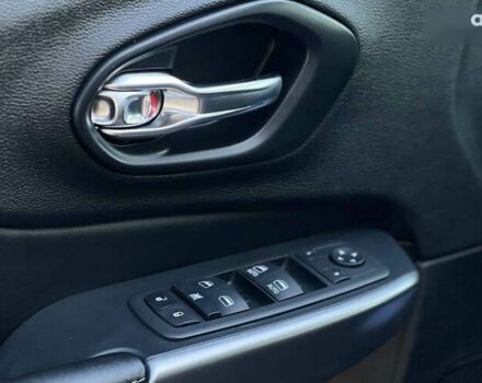 Джип Cherokee, об'ємом двигуна 2.4 л та пробігом 90 тис. км за 18500 $, фото 8 на Automoto.ua