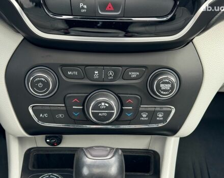 Сірий Джип Cherokee, об'ємом двигуна 3.2 л та пробігом 108 тис. км за 21290 $, фото 32 на Automoto.ua