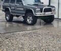 Сірий Джип Cherokee, об'ємом двигуна 3.96 л та пробігом 390 тис. км за 6750 $, фото 1 на Automoto.ua
