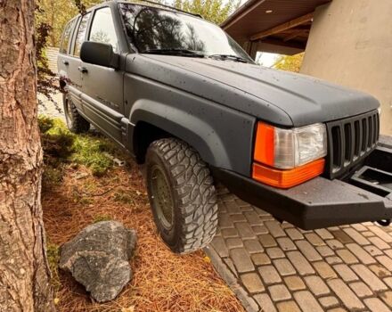 Серый Джип Чероки, объемом двигателя 2.5 л и пробегом 299 тыс. км за 3690 $, фото 1 на Automoto.ua