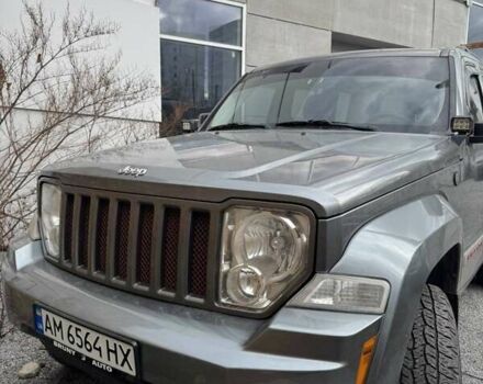 Серый Джип Чероки, объемом двигателя 3.7 л и пробегом 220 тыс. км за 13200 $, фото 2 на Automoto.ua