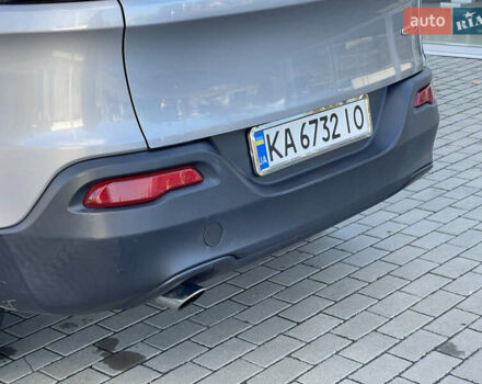 Сірий Джип Cherokee, об'ємом двигуна 2.36 л та пробігом 191 тис. км за 11999 $, фото 18 на Automoto.ua