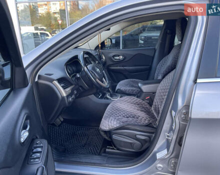 Сірий Джип Cherokee, об'ємом двигуна 2.36 л та пробігом 191 тис. км за 11999 $, фото 25 на Automoto.ua