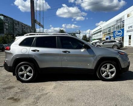 Сірий Джип Cherokee, об'ємом двигуна 2.36 л та пробігом 217 тис. км за 10100 $, фото 3 на Automoto.ua