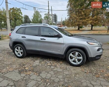 Серый Джип Чероки, объемом двигателя 2.36 л и пробегом 217 тыс. км за 10500 $, фото 2 на Automoto.ua