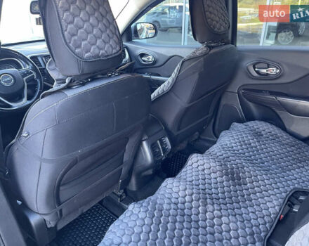 Сірий Джип Cherokee, об'ємом двигуна 2.36 л та пробігом 191 тис. км за 11999 $, фото 33 на Automoto.ua