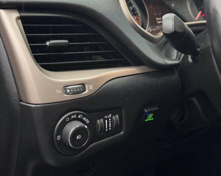 Серый Джип Чероки, объемом двигателя 3.24 л и пробегом 183 тыс. км за 12800 $, фото 16 на Automoto.ua