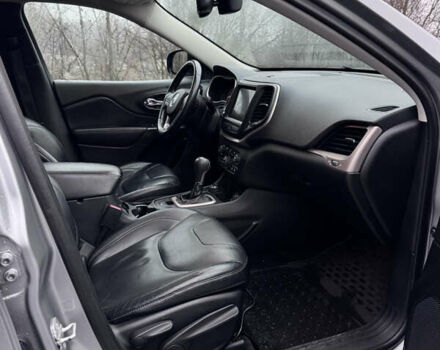 Серый Джип Чероки, объемом двигателя 3.24 л и пробегом 183 тыс. км за 12800 $, фото 27 на Automoto.ua