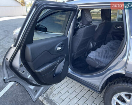 Сірий Джип Cherokee, об'ємом двигуна 2.36 л та пробігом 191 тис. км за 11999 $, фото 30 на Automoto.ua
