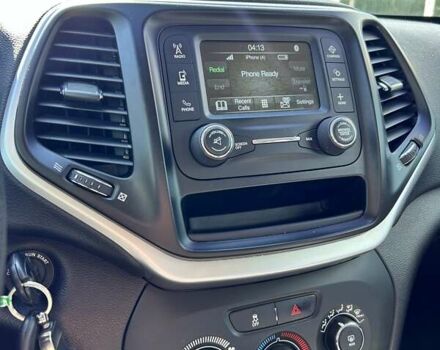 Сірий Джип Cherokee, об'ємом двигуна 2.36 л та пробігом 217 тис. км за 10100 $, фото 15 на Automoto.ua