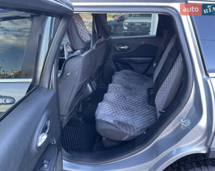 Сірий Джип Cherokee, об'ємом двигуна 2.36 л та пробігом 191 тис. км за 11999 $, фото 31 на Automoto.ua