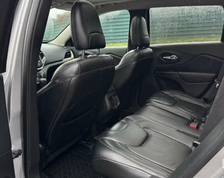 Серый Джип Чероки, объемом двигателя 3.24 л и пробегом 183 тыс. км за 12800 $, фото 22 на Automoto.ua