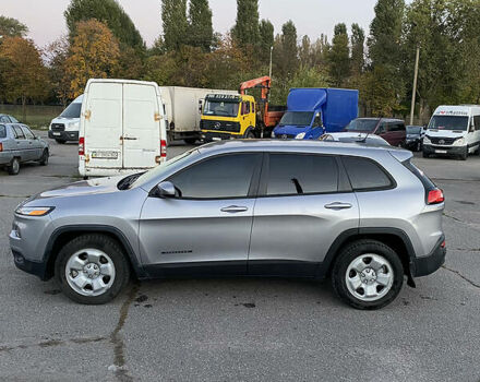 Сірий Джип Cherokee, об'ємом двигуна 2.4 л та пробігом 190 тис. км за 13450 $, фото 2 на Automoto.ua