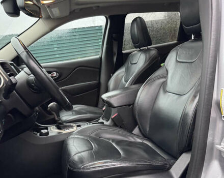 Серый Джип Чероки, объемом двигателя 3.24 л и пробегом 183 тыс. км за 12800 $, фото 21 на Automoto.ua