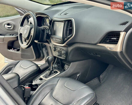 Сірий Джип Cherokee, об'ємом двигуна 3.24 л та пробігом 228 тис. км за 12950 $, фото 24 на Automoto.ua