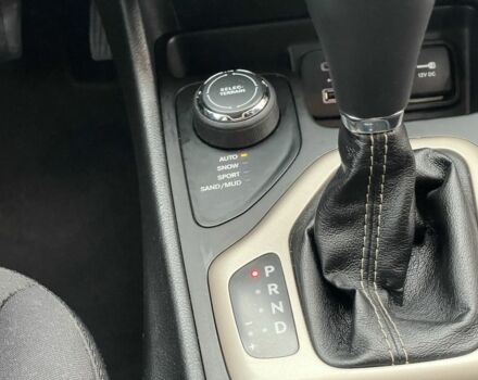 Серый Джип Чероки, объемом двигателя 2.4 л и пробегом 130 тыс. км за 13300 $, фото 14 на Automoto.ua