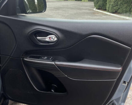 Серый Джип Чероки, объемом двигателя 3.24 л и пробегом 352 тыс. км за 12500 $, фото 29 на Automoto.ua