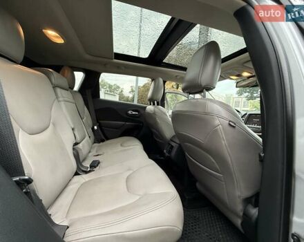 Сірий Джип Cherokee, об'ємом двигуна 3.24 л та пробігом 157 тис. км за 13900 $, фото 20 на Automoto.ua