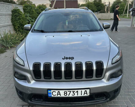 Джип Чероки 2014 в Золотоноше на Automoto.ua Серый Джип Чероки, объемом двигателя 2.36 л и пробегом 175 тыс. км за 11800 $, фото 1 на Automoto.ua