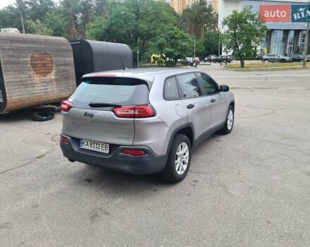 Сірий Джип Cherokee, об'ємом двигуна 2.36 л та пробігом 170 тис. км за 11111 $, фото 4 на Automoto.ua