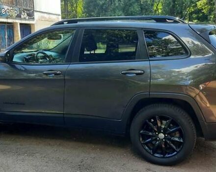 Сірий Джип Cherokee, об'ємом двигуна 2.36 л та пробігом 137 тис. км за 14000 $, фото 2 на Automoto.ua