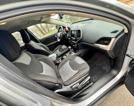 Серый Джип Чероки, объемом двигателя 3.2 л и пробегом 133 тыс. км за 11800 $, фото 15 на Automoto.ua