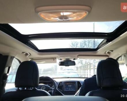 Джип Чероки 2014 в Одессе на Automoto.ua Серый Джип Чероки, объемом двигателя 3.2 л и пробегом 220 тыс. км за 15900 $, фото 2 на Automoto.ua