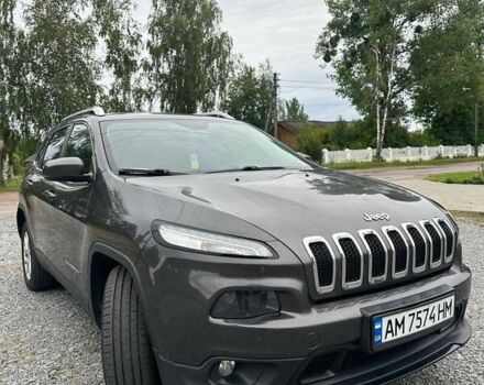 Сірий Джип Cherokee, об'ємом двигуна 1.96 л та пробігом 205 тис. км за 14000 $, фото 9 на Automoto.ua
