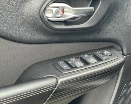 Серый Джип Чероки, объемом двигателя 2.4 л и пробегом 130 тыс. км за 13300 $, фото 12 на Automoto.ua