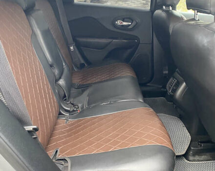 Сірий Джип Cherokee, об'ємом двигуна 2.36 л та пробігом 241 тис. км за 10800 $, фото 26 на Automoto.ua