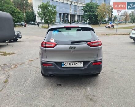 Сірий Джип Cherokee, об'ємом двигуна 2.36 л та пробігом 170 тис. км за 11111 $, фото 3 на Automoto.ua