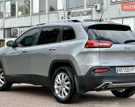 Сірий Джип Cherokee, об'ємом двигуна 3.24 л та пробігом 228 тис. км за 12950 $, фото 4 на Automoto.ua