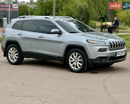 Сірий Джип Cherokee, об'ємом двигуна 3.24 л та пробігом 228 тис. км за 12950 $, фото 16 на Automoto.ua
