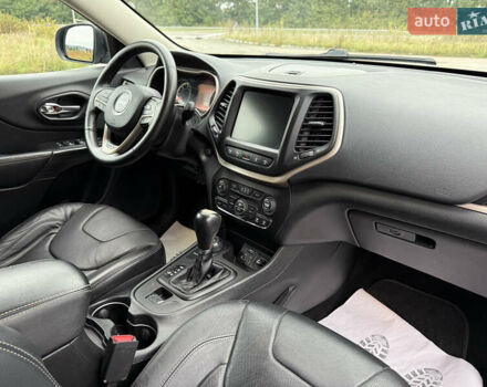 Сірий Джип Cherokee, об'ємом двигуна 2 л та пробігом 239 тис. км за 17500 $, фото 42 на Automoto.ua