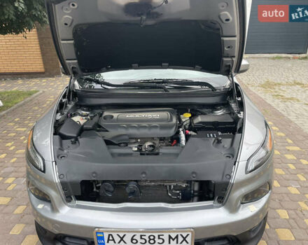 Серый Джип Чероки, объемом двигателя 2.36 л и пробегом 200 тыс. км за 14750 $, фото 5 на Automoto.ua