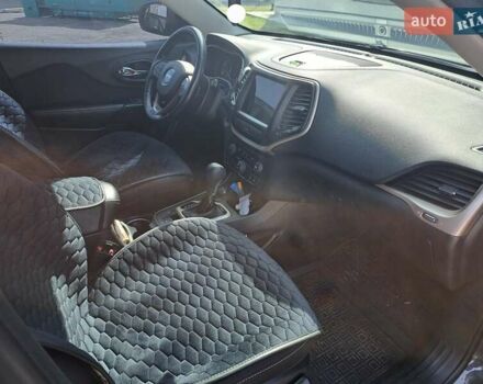 Сірий Джип Cherokee, об'ємом двигуна 3.24 л та пробігом 127 тис. км за 16000 $, фото 7 на Automoto.ua
