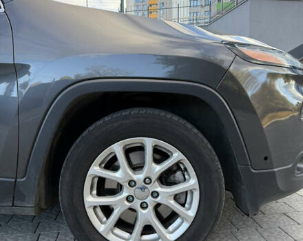 Сірий Джип Cherokee, об'ємом двигуна 2.36 л та пробігом 163 тис. км за 12500 $, фото 5 на Automoto.ua