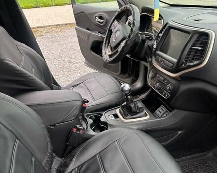 Сірий Джип Cherokee, об'ємом двигуна 1.96 л та пробігом 205 тис. км за 14000 $, фото 27 на Automoto.ua