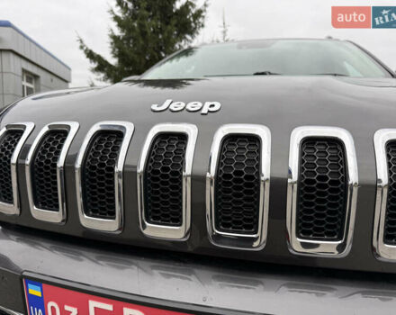 Сірий Джип Cherokee, об'ємом двигуна 2 л та пробігом 239 тис. км за 17500 $, фото 17 на Automoto.ua