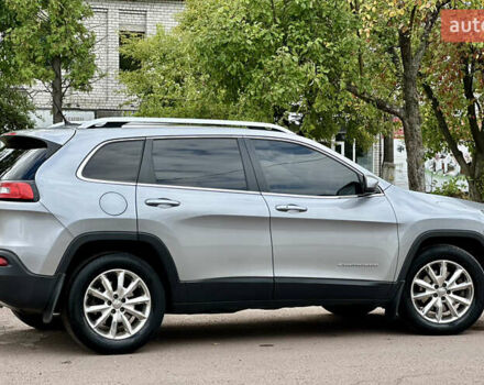 Сірий Джип Cherokee, об'ємом двигуна 3.24 л та пробігом 228 тис. км за 12950 $, фото 2 на Automoto.ua