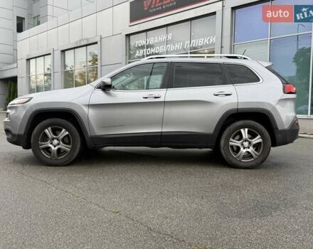 Сірий Джип Cherokee, об'ємом двигуна 3.24 л та пробігом 157 тис. км за 13900 $, фото 3 на Automoto.ua