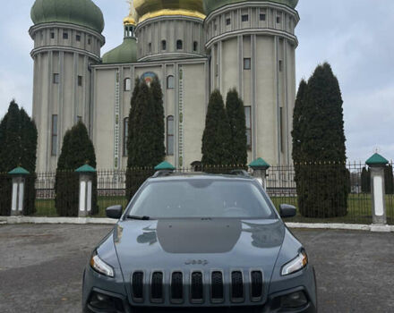 Серый Джип Чероки, объемом двигателя 3.24 л и пробегом 352 тыс. км за 12500 $, фото 3 на Automoto.ua