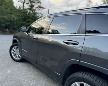 Серый Джип Чероки, объемом двигателя 3.2 л и пробегом 185 тыс. км за 308 $, фото 4 на Automoto.ua