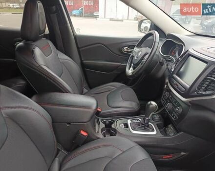 Серый Джип Чероки, объемом двигателя 3.24 л и пробегом 141 тыс. км за 16500 $, фото 18 на Automoto.ua