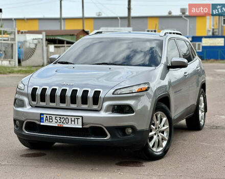 Сірий Джип Cherokee, об'ємом двигуна 3.24 л та пробігом 228 тис. км за 12950 $, фото 1 на Automoto.ua