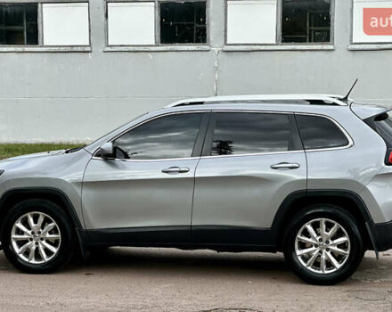 Сірий Джип Cherokee, об'ємом двигуна 3.24 л та пробігом 228 тис. км за 12950 $, фото 6 на Automoto.ua