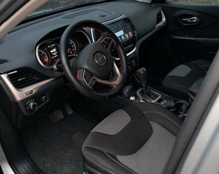 Серый Джип Чероки, объемом двигателя 2.4 л и пробегом 129 тыс. км за 14350 $, фото 6 на Automoto.ua