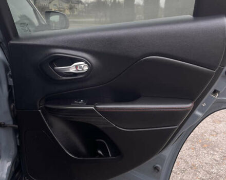 Серый Джип Чероки, объемом двигателя 3.24 л и пробегом 352 тыс. км за 12500 $, фото 27 на Automoto.ua